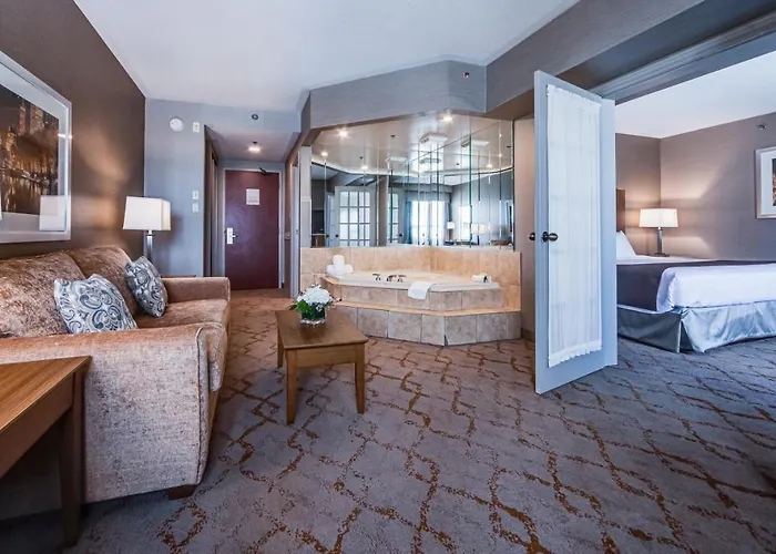 Deluxe King Suite